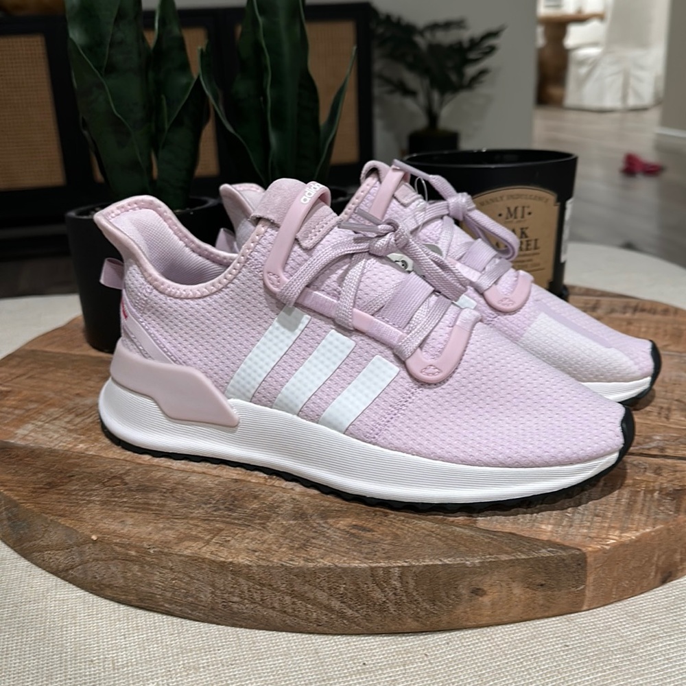 Adidas U_Path AEPINK Youth 6 (fits women’s 7.5)